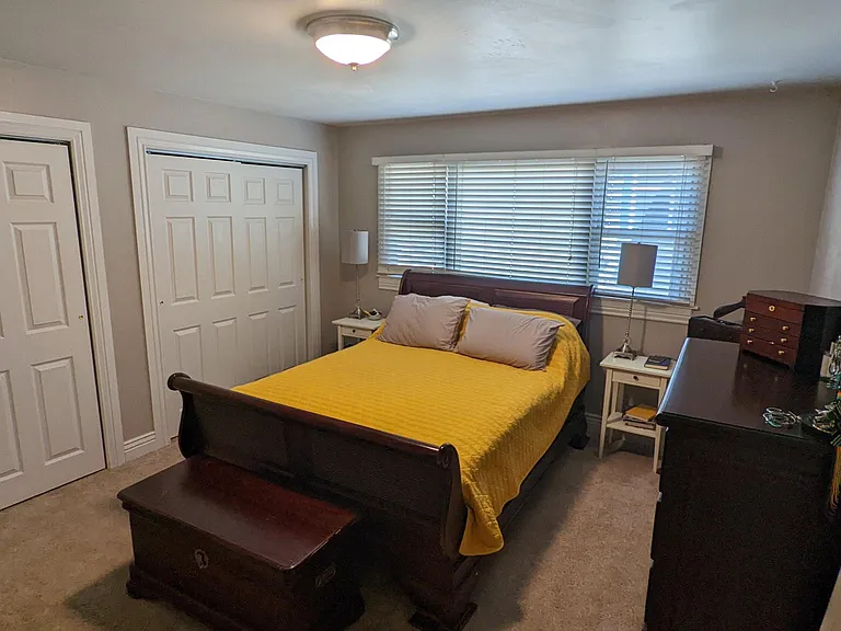 masterbedroom main level
