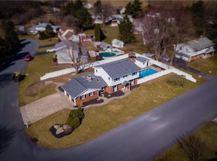 4372 High View Dr, Nazareth, PA 18064