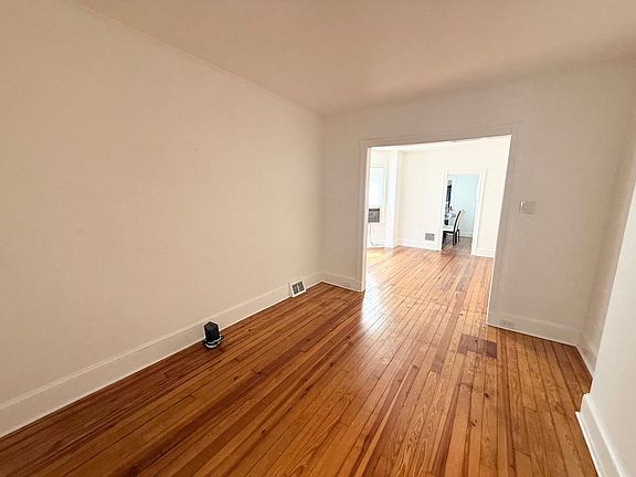 5th image of 242 Pusey Ave