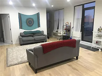 Rented by R New York
