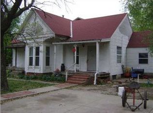220 W 3rd Ave, Belle Plaine, KS 67013