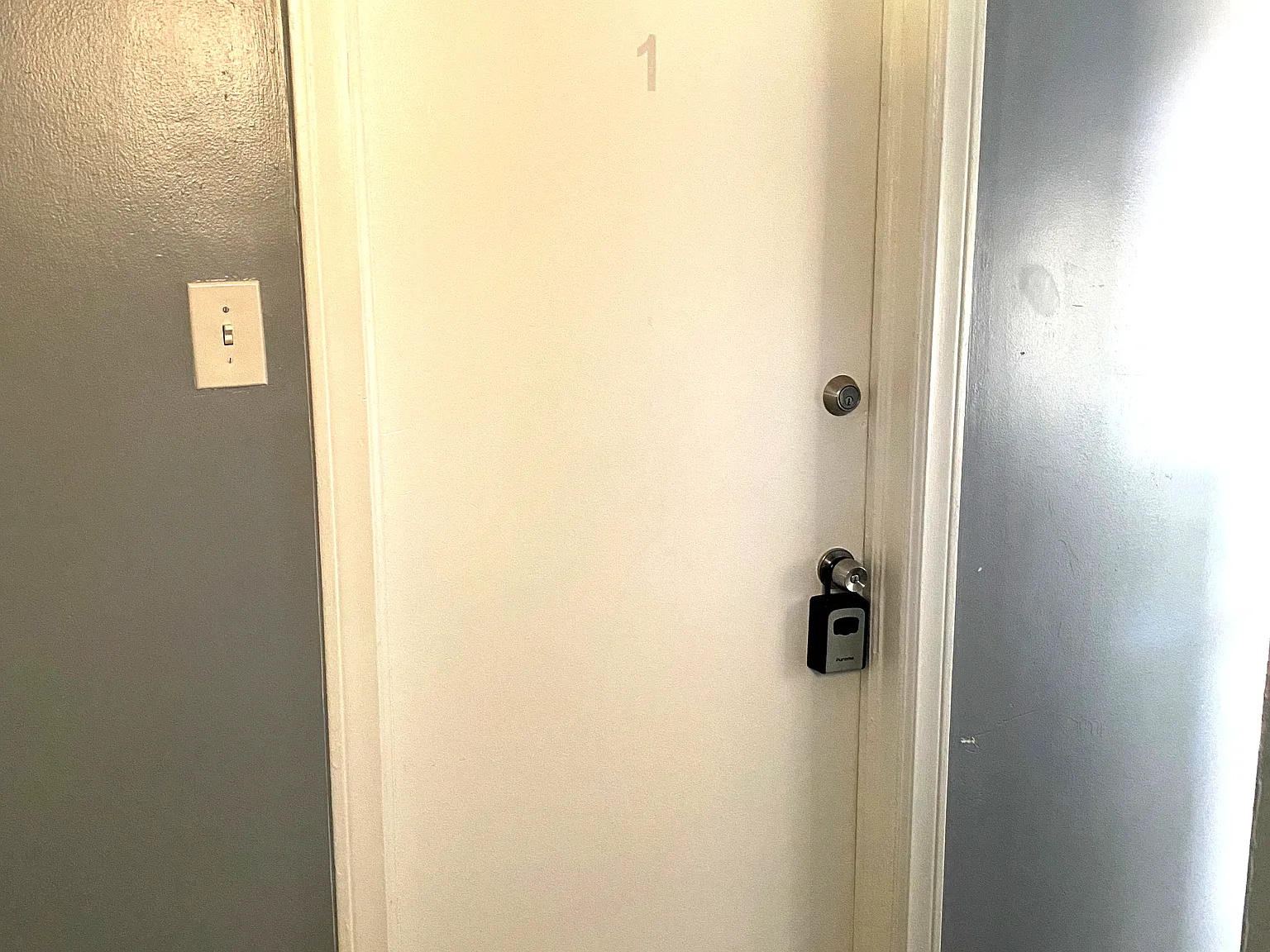 2 bed, 900 sqft, $975 — Photo 2
