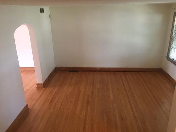3rd image of 8138 S Washtenaw Ave