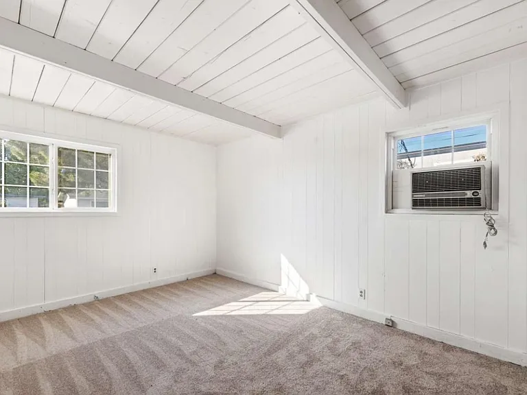 1024 Tyler St — Photo 20