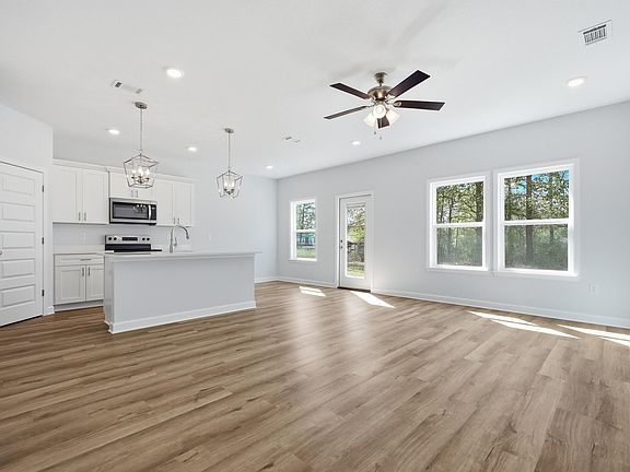 3rd image of 6134 Clover St