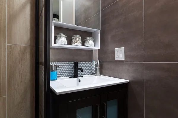 Rented by Nooklyn NYC LLC | media 59