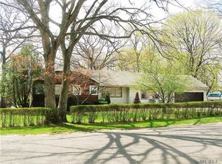 100 Columbus Ave, Central Islip, NY 11722