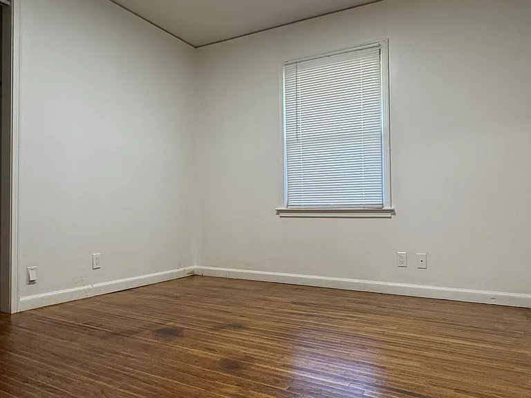 714 Avondale Rd — Photo 11