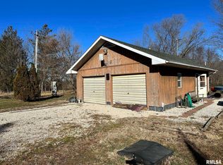 13750 E Azbell Rd, Canton, IL 61520