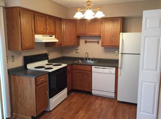 103 Peppertree Ln #103, Painesville, OH 44077