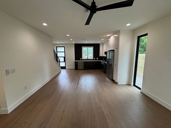 4th image of 3510 Lyons Rd