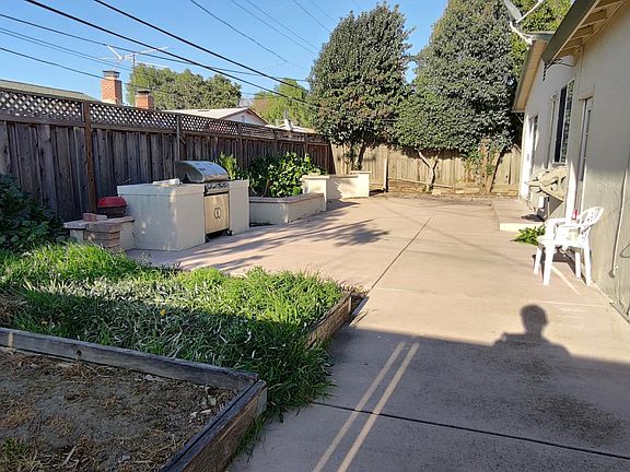 4th image of 3169 Vesuvius Ln