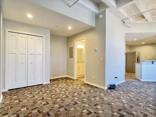 207 4th St E, Albert Lea, MN