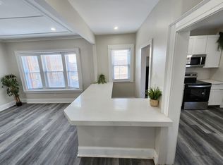 18 Walnut St #1R, Worcester, MA 01608