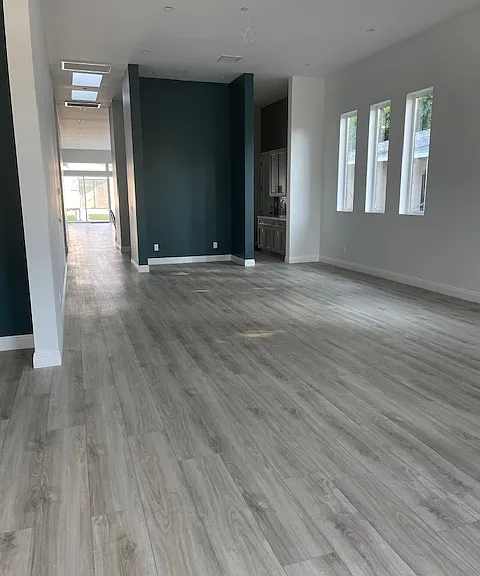 22518 Clarendon St — Photo 10