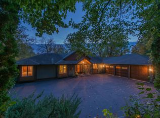 20860 Saint Albans Grn, Greenwood, MN 55331