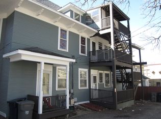 119 Tennyson Ct #3, Elgin, IL 60120