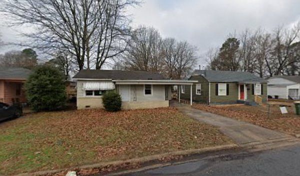 1st image of 713 Blossom St