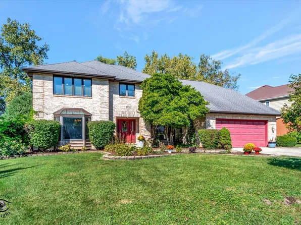 8472 Kimberly Ct, Burr Ridge, IL 60527