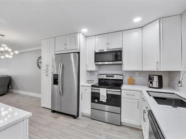 9370 SW 8th Street #307, Boca Raton, FL 33428