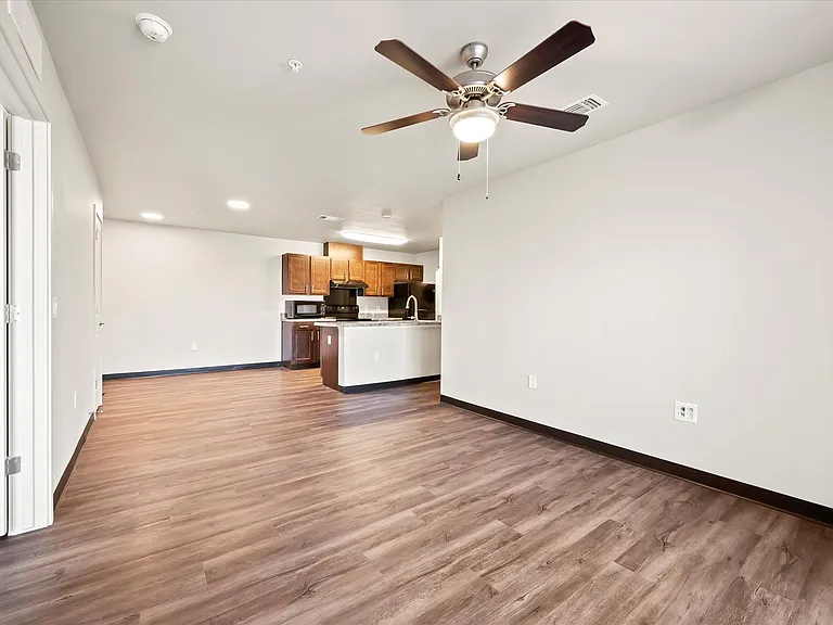 Lynne Village Apartments — Photo 47