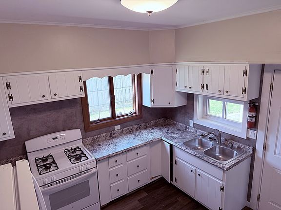 2nd image of 118 Ives Ave #A