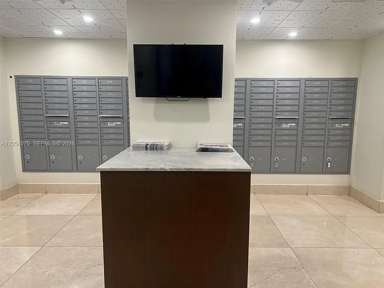 540 Brickell Key Dr #1022 — Photo 32