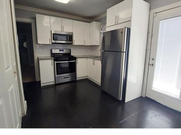 1112 G Ave