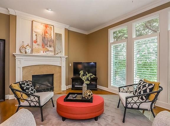 5th image of 13323 Washington Ct