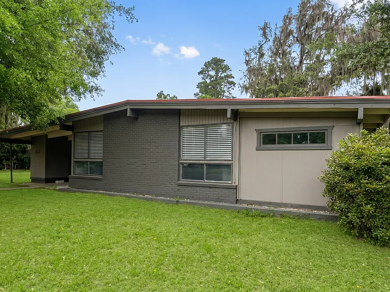 1003 Broad River Dr — Photo 2