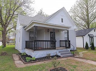 122 W Parker Ave, Chaffee, MO 63740