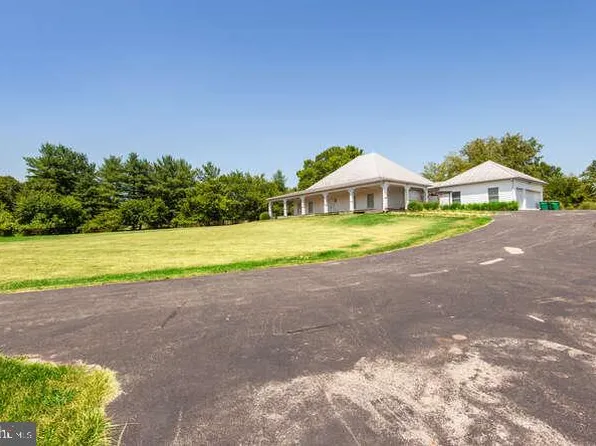 13130 Berlin Tpke, Lovettsville, VA 20180