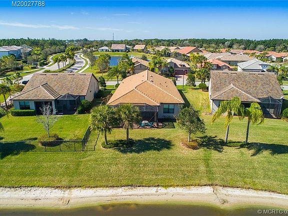 5th image of 234 SE Courances Dr
