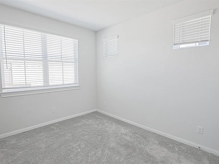 10005 Brickhouse Dr — Photo 21