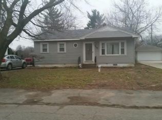 8406 Cooley Beach Dr, White Lake, MI 48386
