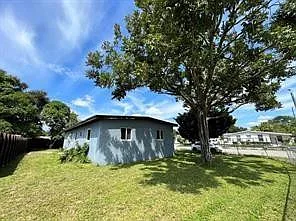2900 NW 5th Ct — Photo 4