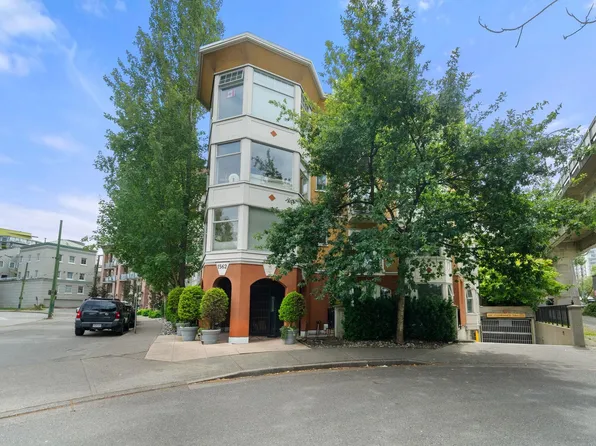 1562 W 5th Ave #404, Vancouver, BC V6J 5H9