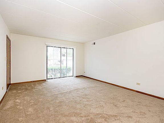 3rd image of 1541 S Ardmore Ave APT A