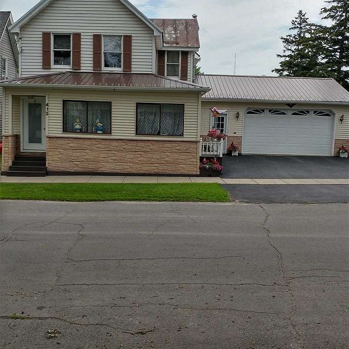1st image of 412 Rosseel St