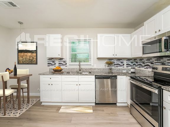 2nd image of 3380 Castille Dr