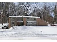 4866 Malibu Dr photo 1