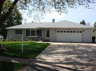 921 Prospect St, Belvidere, IL 61008
