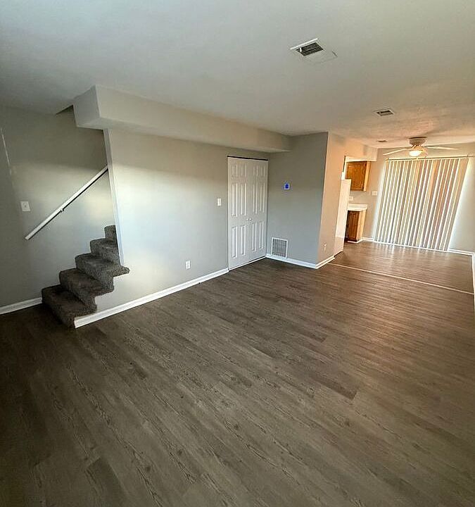 1st image of 952 Villa Dr APT 5
