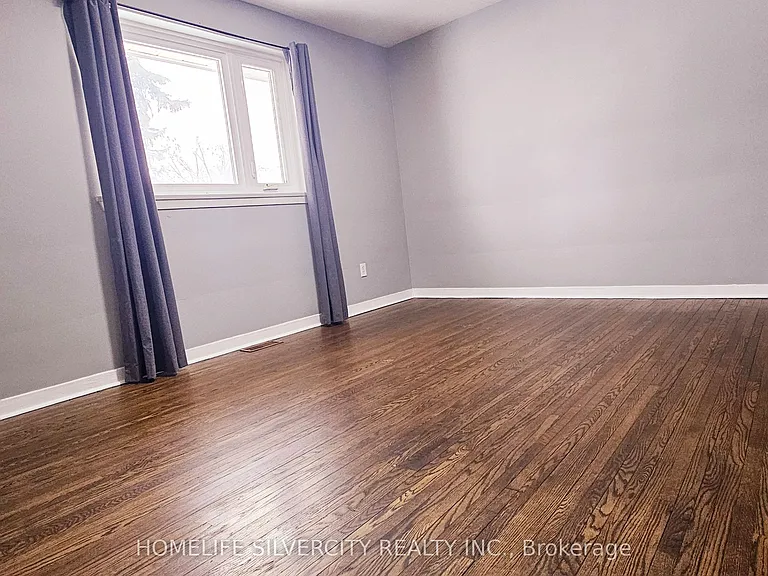 31 Windermere Ct #UPPER — Photo 16