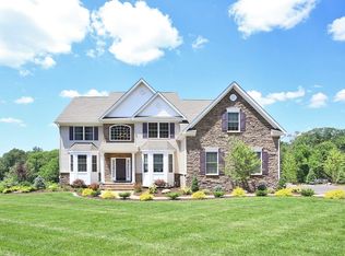 12 Windy Top Ln, Chester, NJ 07930