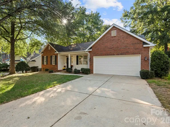 8913 Arbor Grove Ln, Charlotte, NC 28277