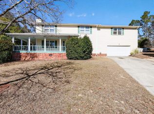 18 Belle Oaks Ct, Elgin, SC 29045