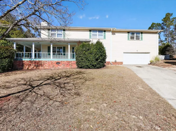 18 Belle Oaks Ct, Elgin, SC 29045