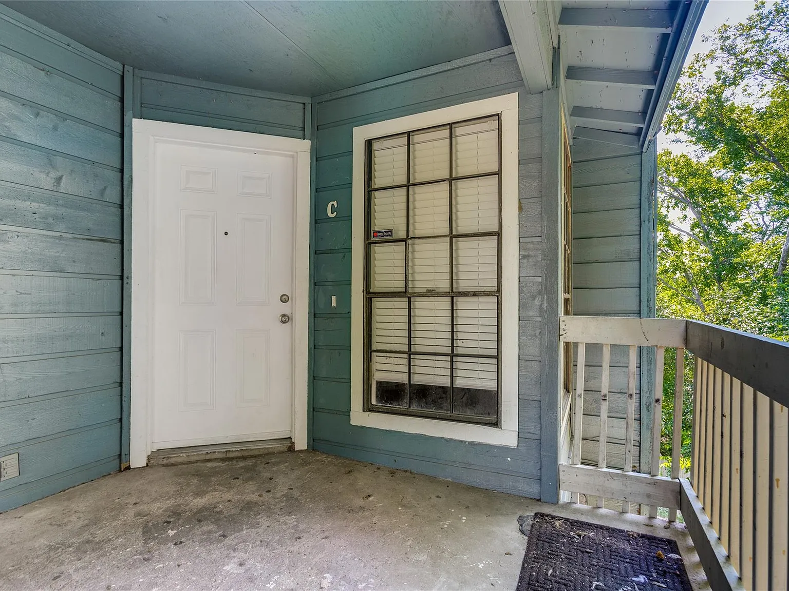 2 bed, 2.0 bath, 985 sqft, $1,350 — Photo 4