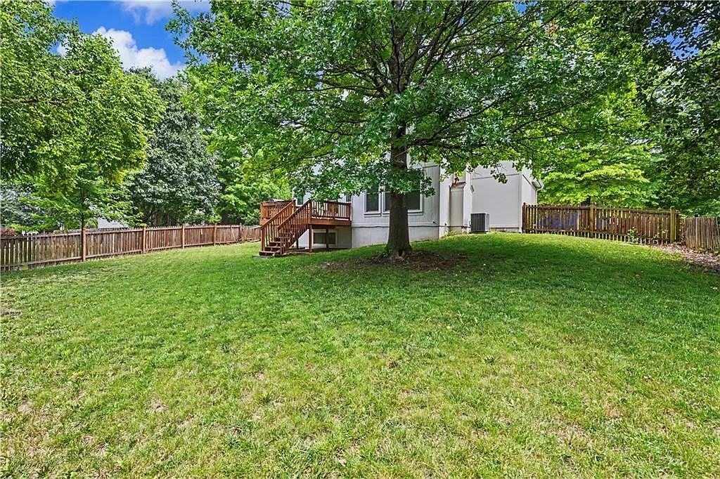 4 bed, 1856 sqft, $2,795 — Photo 4